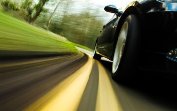 Différence entre un moteur de voiture de sport et un moteur ordinaire